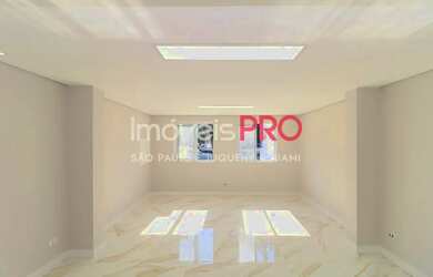 Imagem: O depósito possui 3 Vagas na garagem e 200m² de Área e está