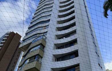 Imagem: O apartamento possui 4 Dormitórios, 4 Banheiros, 5 Vagas na