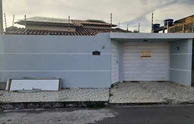 Imagem: A casa possui 3 Dormitórios, 3 Banheiros e 200m² de Área