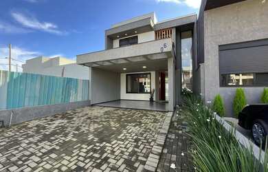 Imagem: A casa em condomínio possui 3 Dormitórios, 3 Banheiros, 4