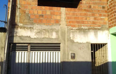 Imagem: A casa possui 2 Dormitórios, 2 Banheiros e 150m² de Área