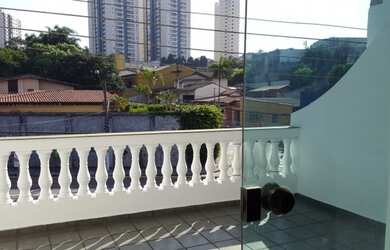 Imagem: A casa possui 3 Dormitórios, 5 Banheiros e 350m² de Área