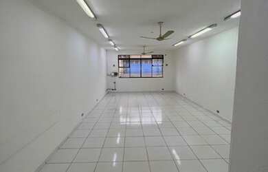 Imagem: O depósito possui 54m² de Área e está localizado em Centro