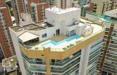 Imagem: O apartamento possui 4 Dormitórios, 3 Banheiros, 2 Vagas na