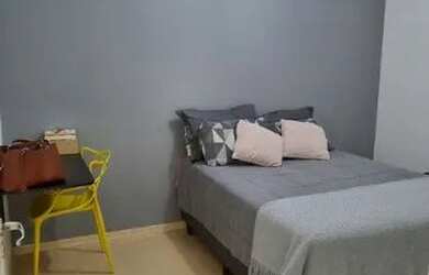 Imagem: O apartamento possui 2 Dormitórios, 1 Banheiro, 1 Vaga na garagem