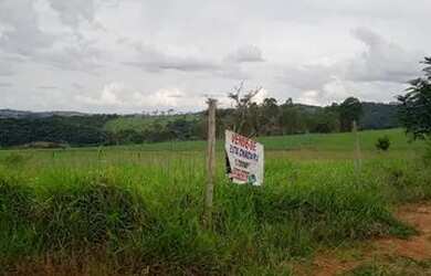 Imagem: O terreno possui 1700m² de Área e está localizado em Centro