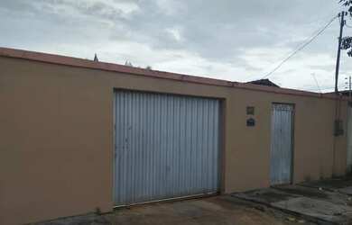 Imagem: A casa e possui 2 Dormitórios, Suítes, 3 Banheiros, 2 Vagas