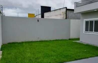 Imagem: A casa possui 4 Dormitórios, 4 Banheiros, 2 Vagas na garagem