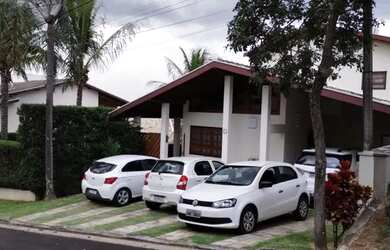 Imagem: A casa em condomínio possui 3 Dormitórios, 3 Banheiros, 4