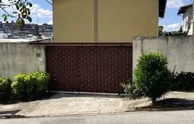 Imagem: A casa possui 2 Dormitórios, 2 Banheiros, 1 Vaga na garagem