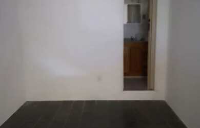 Imagem: A kitnet possui 1 Dormitório, 1 Banheiro e está localizado