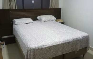 Imagem: O apartamento possui 3 Dormitórios, 1 Banheiro, 1 Vaga na garagem