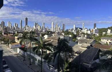 Imagem: O apartamento possui 2 Dormitórios, 2 Banheiros, 2 Vagas na