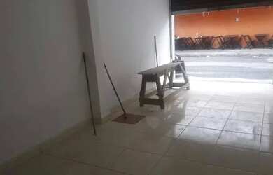 Imagem 2: Alugo Lojas Galpão / depósito com aluguel por R$2.000 /mês