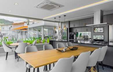 Imagem: O apartamento possui 3 Dormitórios, 3 Banheiros, 2 Vagas na