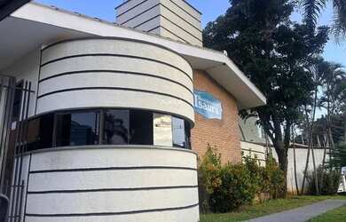 Imagem: A casa em condomínio possui 5 Dormitórios, 5 Banheiros, 4