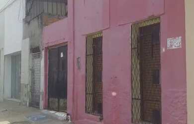 Imagem 2: VENDO CASA NO CENTRO