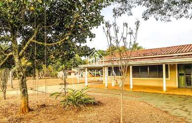 Imagem: A casa possui 5 Dormitórios, 3 Banheiros, 5 Vagas na garagem