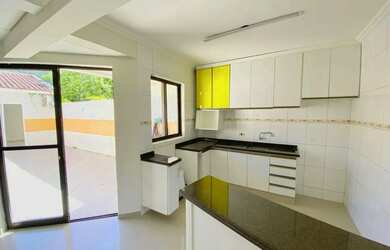 Imagem 7: Triplex com 4 Quartos, Uma Quadra do Mar na Prainha lado de Caiobá -...