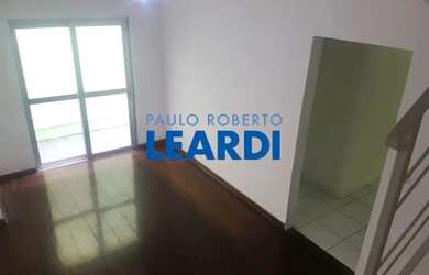 Imagem: A casa possui 5 Dormitórios, 3 Banheiros, 5 Vagas na garagem