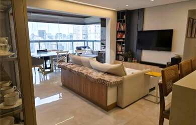 Imagem: O apartamento possui 2 Dormitórios, 2 Banheiros, 2 Vagas na