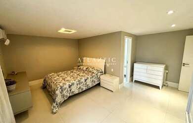 Imagem 11: Cobertura de Alto Padrão em Localização Nobre com Vista Mar e Lazer...