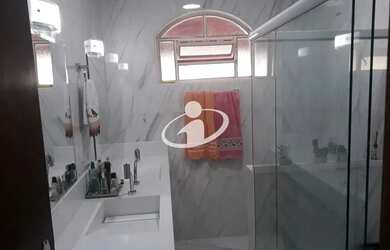 Imagem 12: Venda Casa MARTA HELENA. Piscina, Varanda, 295m² de Áreae5 Banheiros