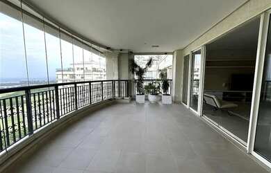 Imagem: O depósito possui 3 Vagas na garagem, 595m² de Área, Imóvel