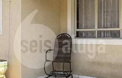 Imagem: A casa possui 3 Dormitórios, 1 Banheiro, 4 Vagas na garagem