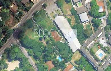 Imagem: O terreno possui 2.558m² de Área e está localizado em Vargem