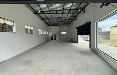 Imagem: O depósito possui 5 Vagas na garagem, 146m² de Área e está