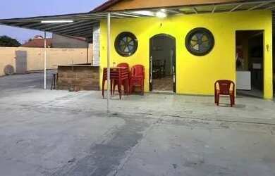 Imagem: A casa possui 3 Dormitórios, 4 Banheiros, 1 Vaga na garagem