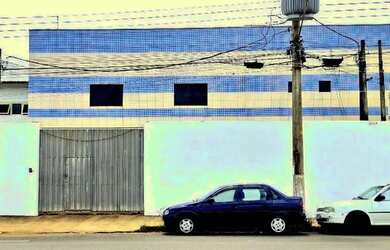 Imagem: O depósito possui 5 Vagas na garagem, 526m² de Área e está