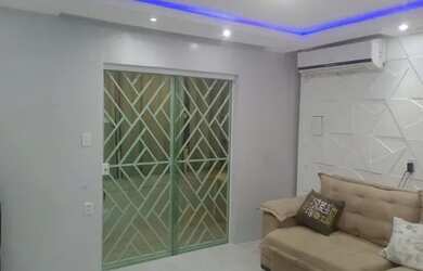 Imagem: A casa possui 2 Dormitórios, 4 Banheiros, 1 Vaga na garagem