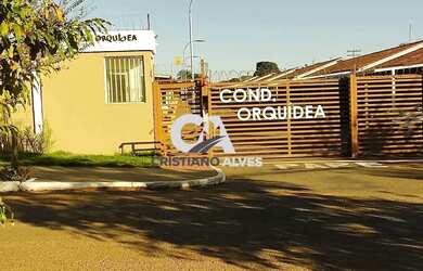 Imagem: A casa em condomínio possui 2 Dormitórios, 1 Banheiro, 2 Vagas