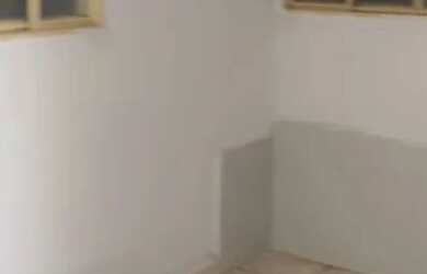 Imagem: A casa possui 1 Dormitório, 1 Banheiro e está localizado