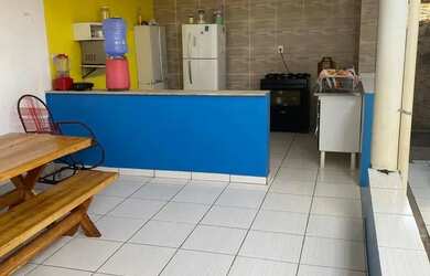 Imagem: A casa em condomínio possui 2 Dormitórios, 1 Banheiro, 2 Vagas