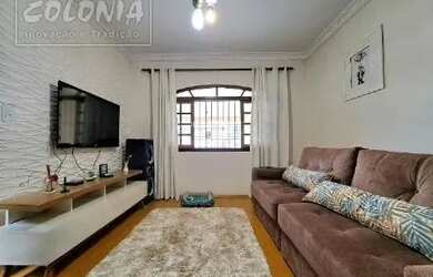 Imagem: A casa possui 3 Dormitórios, 2 Banheiros, 2 Vagas na garagem