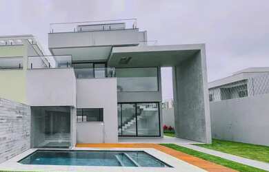 Imagem: A casa em condomínio possui 4 Dormitórios, 5 Banheiros, 3