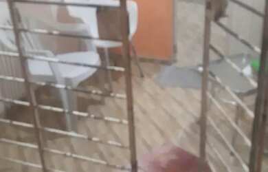 Imagem: A casa possui 3 Dormitórios, 1 Banheiro, 2m² de Área e está