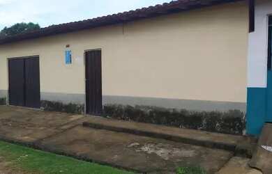 Imagem: A casa possui 3 Dormitórios, 2 Banheiros, 2 Vagas na garagem