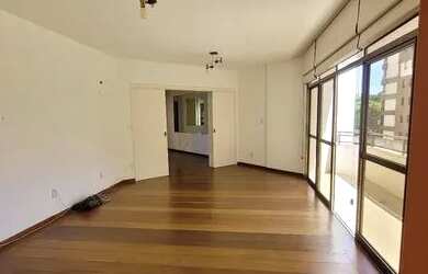 Imagem: O apartamento possui 4 Dormitórios, 4 Banheiros, 2 Vagas na