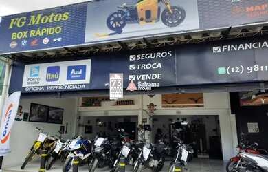 Imagem: O depósito possui 5 Vagas na garagem e 300m² de Área e está