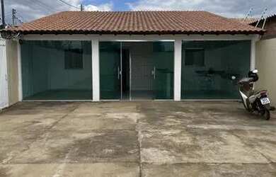 Imagem: A casa possui 2 Dormitórios e está localizado em Jardim Tropical