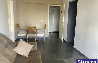 Imagem: O apartamento possui 1 Dormitório, 1 Banheiro, 1 Vaga na garagem