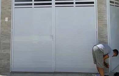 Imagem: A casa possui 2 Dormitórios, 1 Banheiro, 1 Vaga na garagem