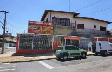 Imagem: A casa possui 3 Dormitórios, 1 Banheiro e 335m² de Área e