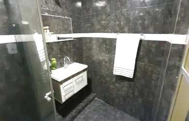 Imagem: A casa possui 2 Dormitórios e 1 Banheiro e está localizado