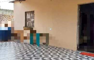 Imagem: A casa à venda possui 2 Dormitórios, 1 Banheiro e 1 Vaga na