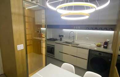 Imagem: O apartamento possui 2 Dormitórios, 1 Banheiro, 1 Vaga na garagem